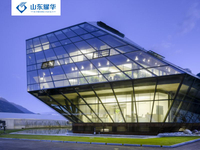 이중 유리로 된 단열 유리