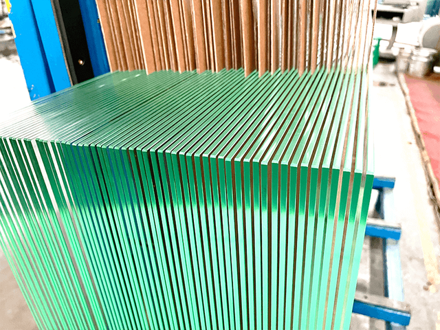 열에 젖은 유리